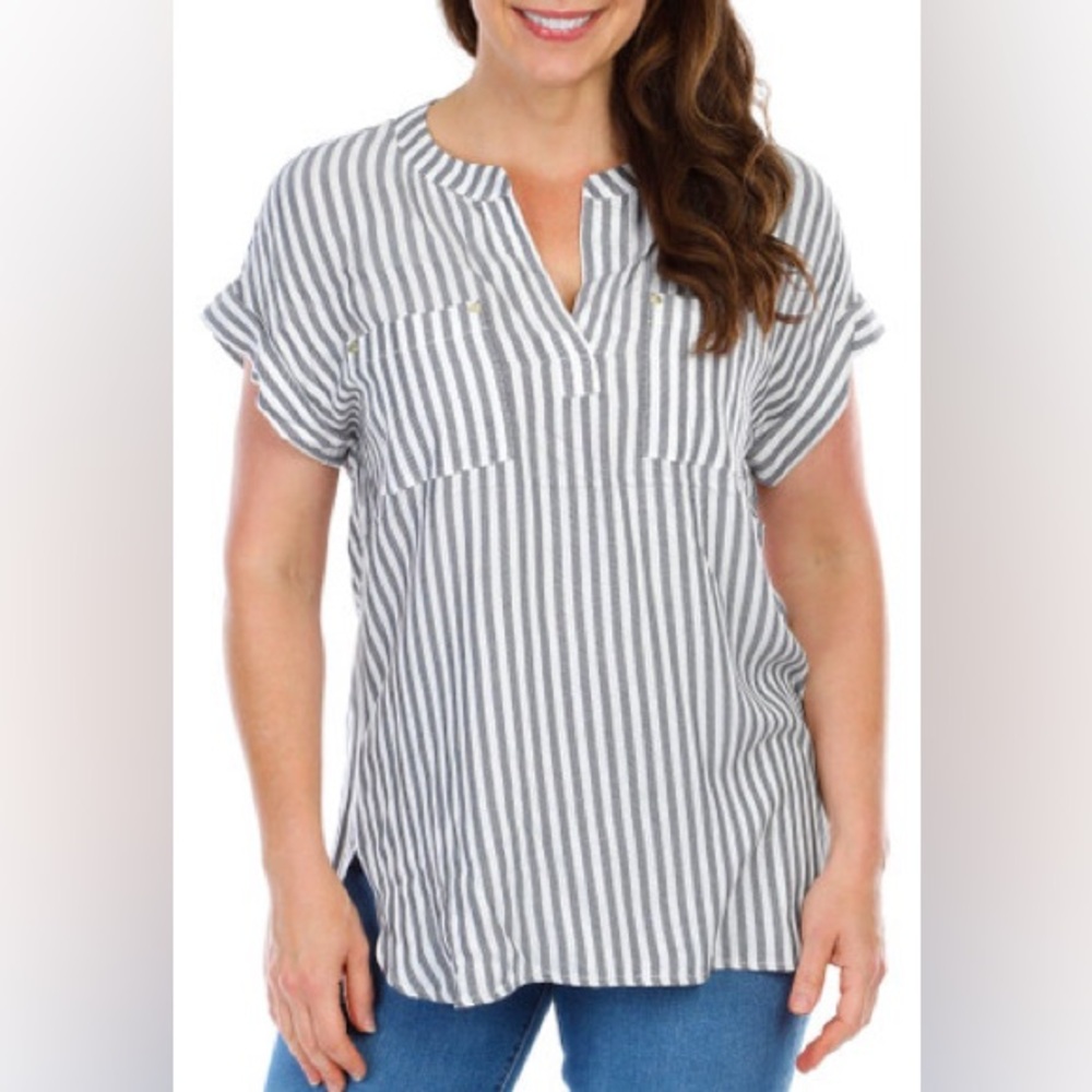 Jones New York striped V neck vertical striped short sleeve top size small